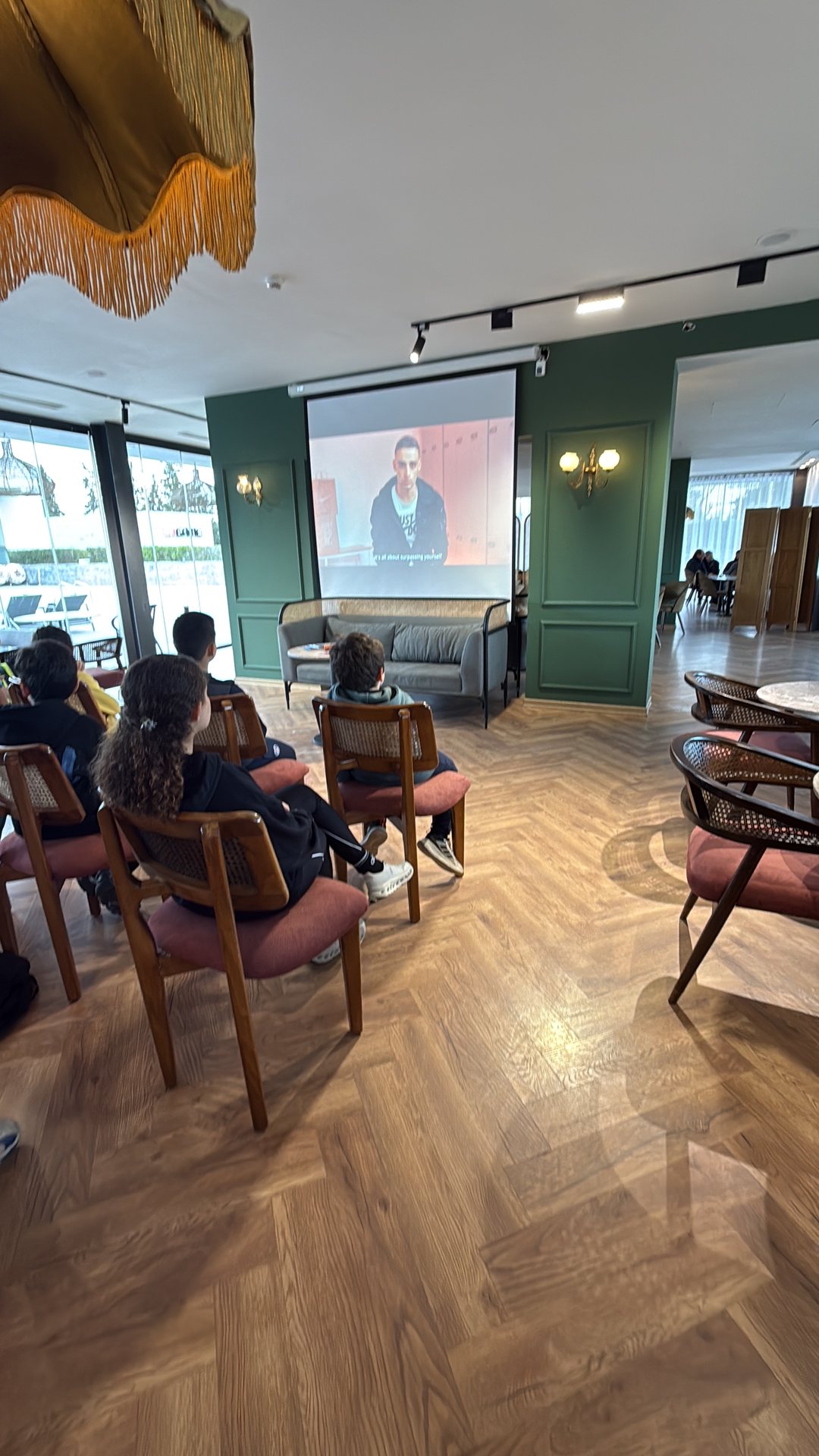 Badr Siwane en conférence avec des enfants au WIFAC